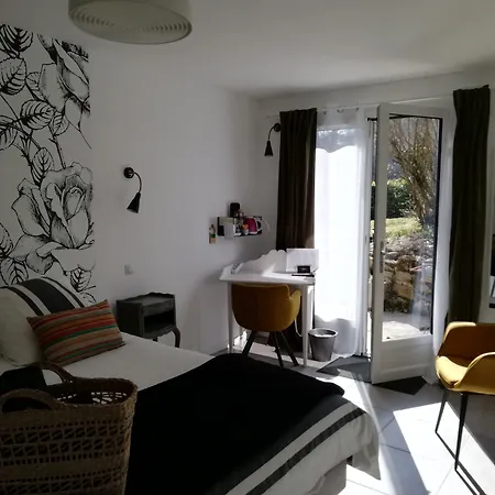 Les Perluetes Konukevi